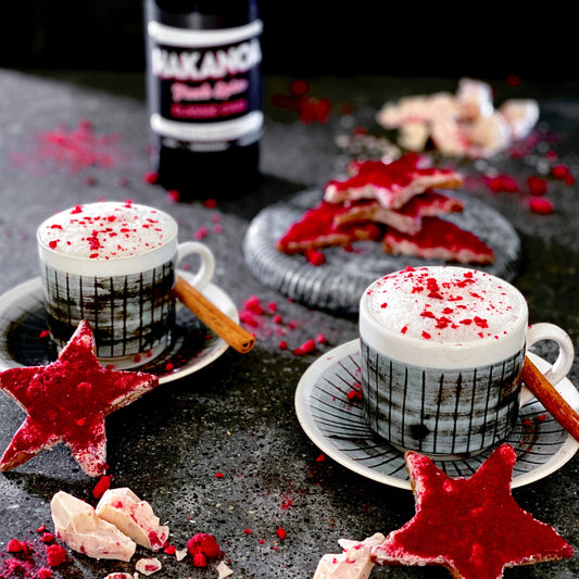 HAKANOA GINGERBREAD COOKIES WITH TONY’S CHOCOLONELY WHITE CHOCOLATE & RASPBERRY