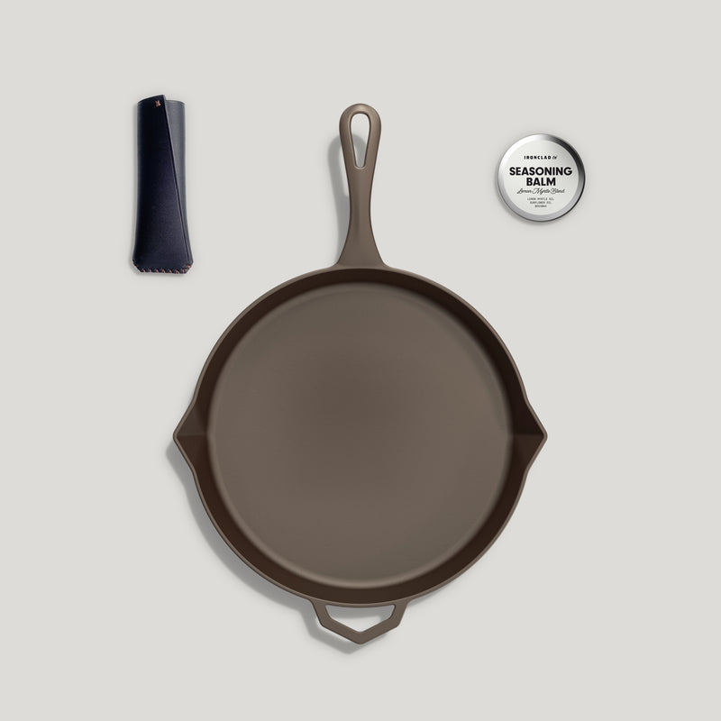 The Legacy Starter Kit 28cm Legacy Pan, Balm and Pan Snug