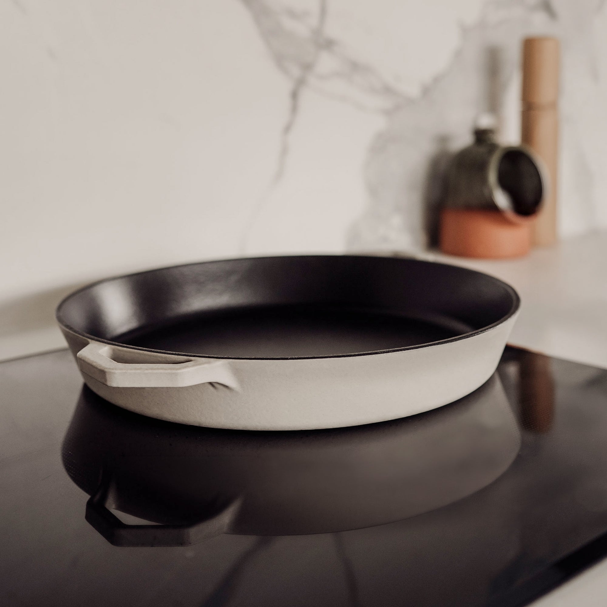 Grande Legacy Pan | 36cm Satin Enamel Cast Iron | Salt Stone