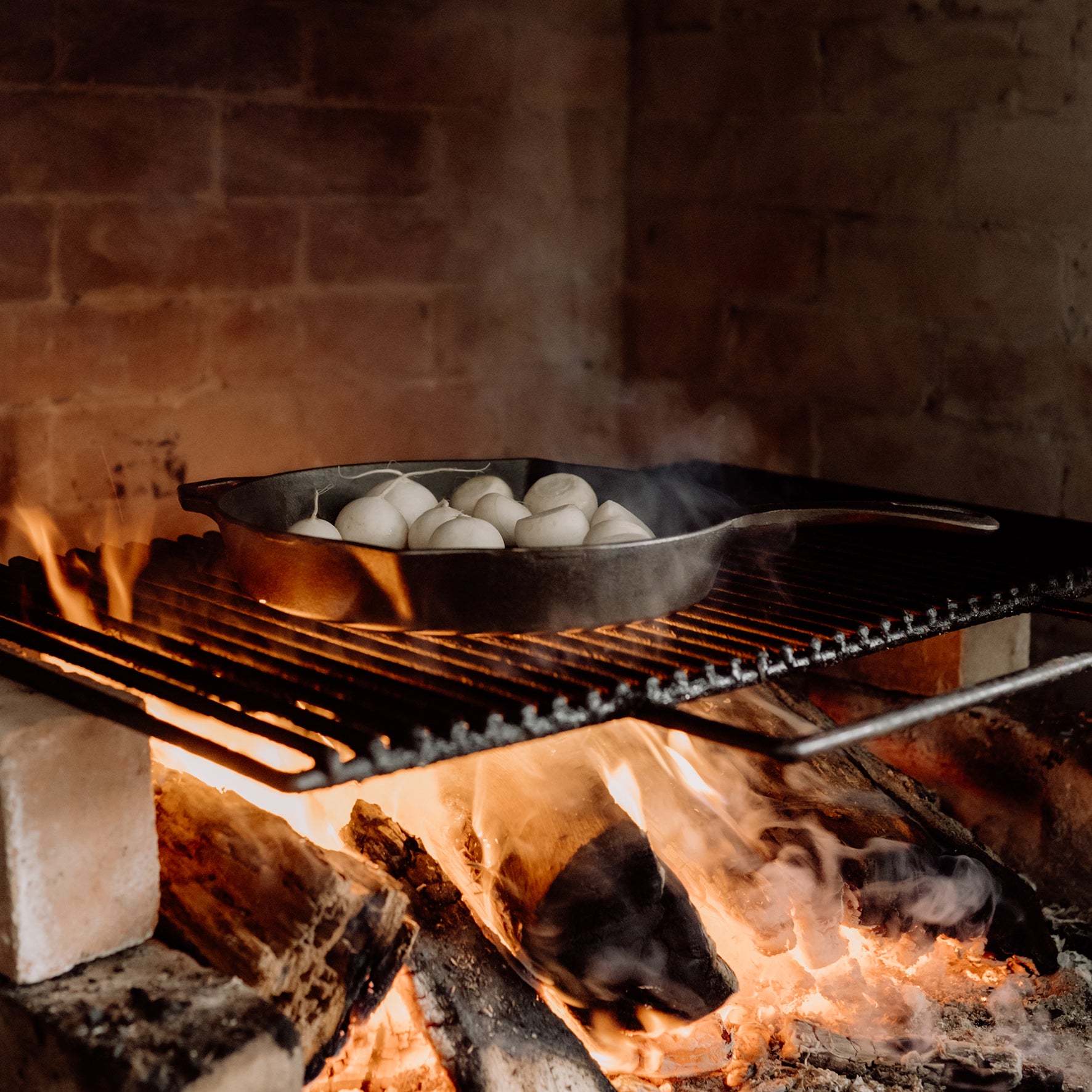 The Legacy Pan by Ironclad Co. Handcrafted 28cm Cast Iron Pan