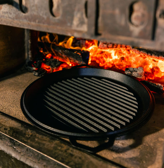 The Grande Grill by Ironclad Co. Handcrafted 36cm Cast Iron Grill