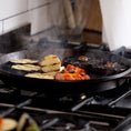 Load image into Gallery viewer, Ironclad Grande Grill: 36cm Cast Iron Grill
