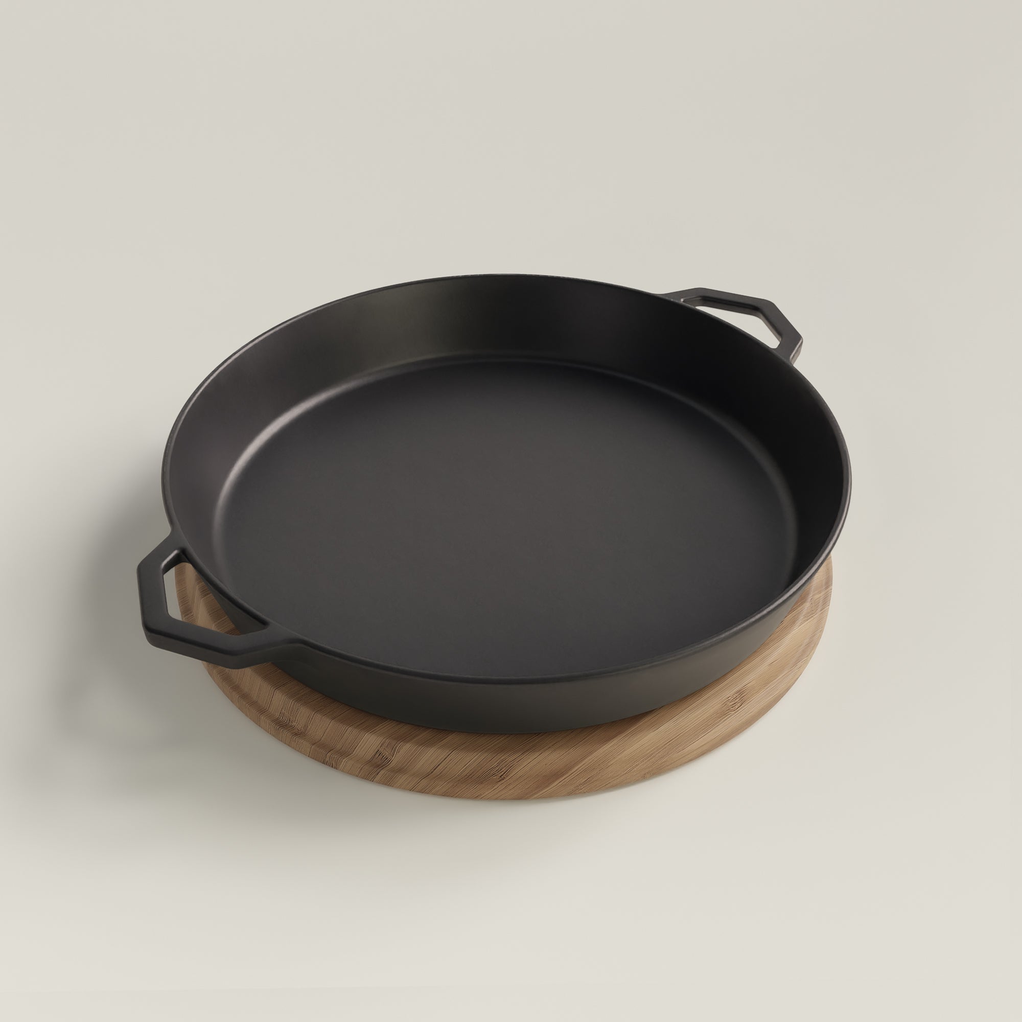 36cm Antique Black Satin Enamel Grande Legacy Pan & Serving Lid