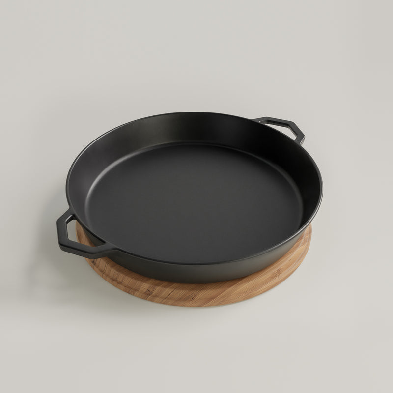 36cm Satin Enamel Grande Legacy Pan & Serving Lid