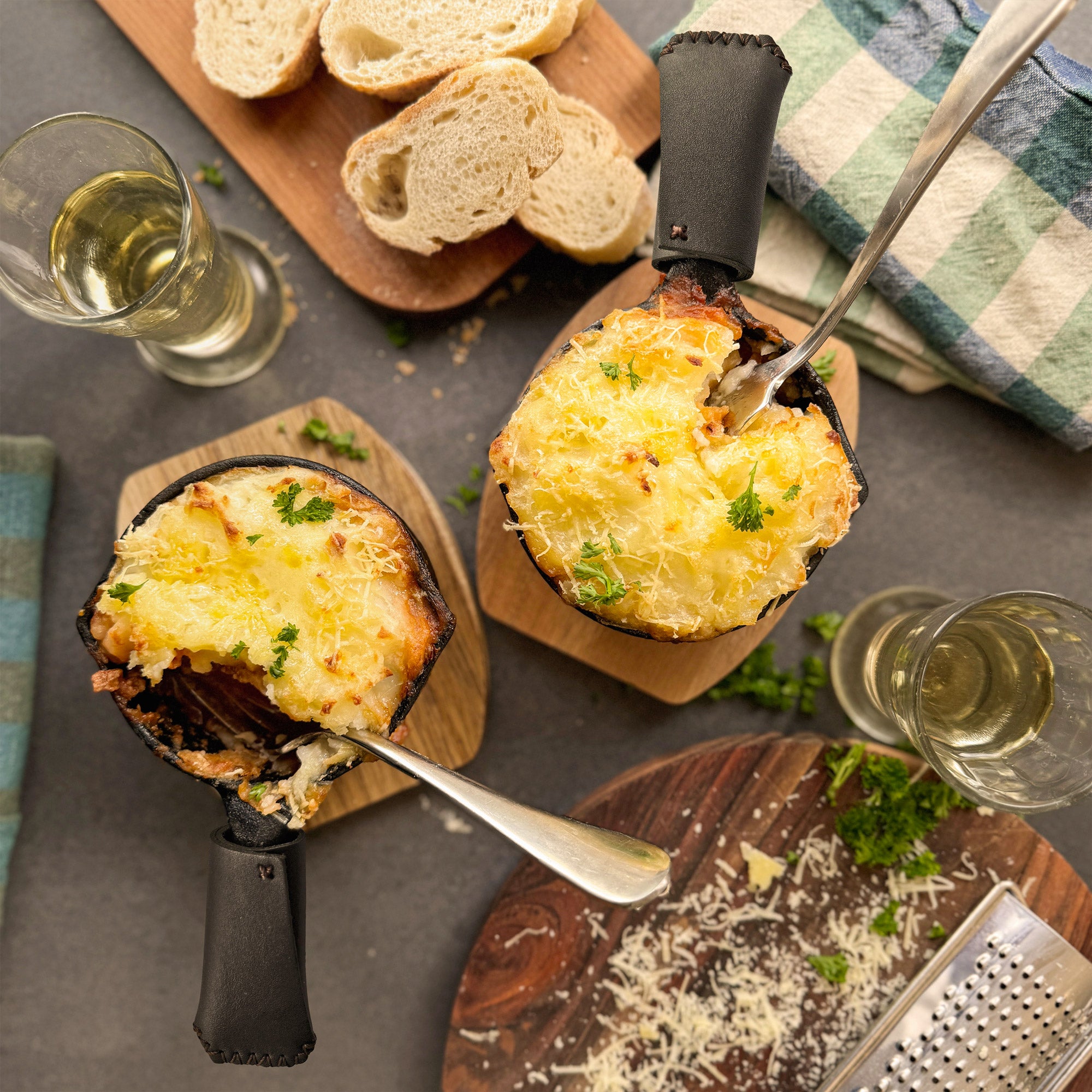 The Ironclad Jr. 10cm Seasoned Cast Iron Pan