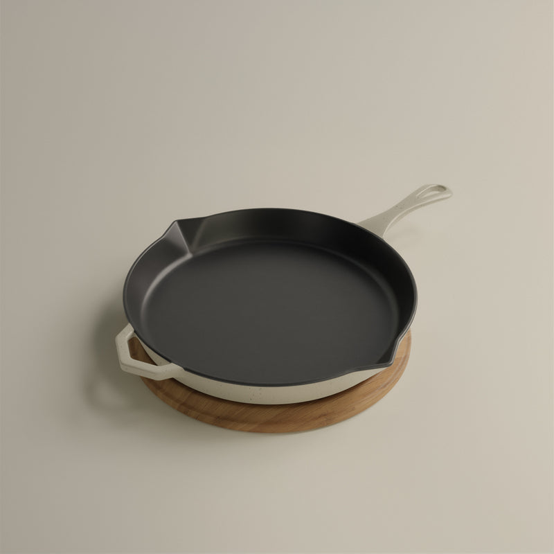 28cm Salt Stone Satin Enamel Legacy Pan & Serving Lid