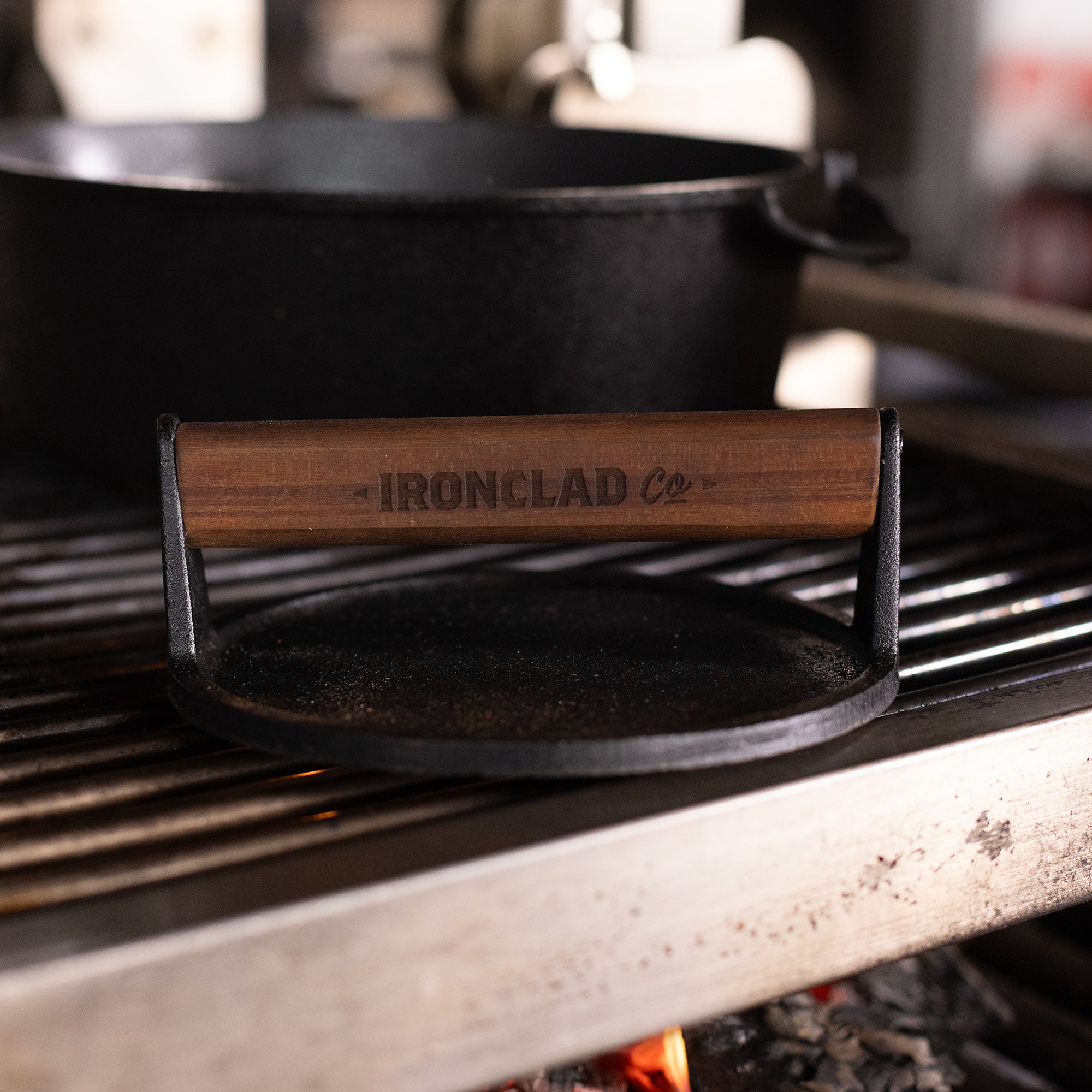 18cm Handcrafted Cast Iron Smash Burger Press