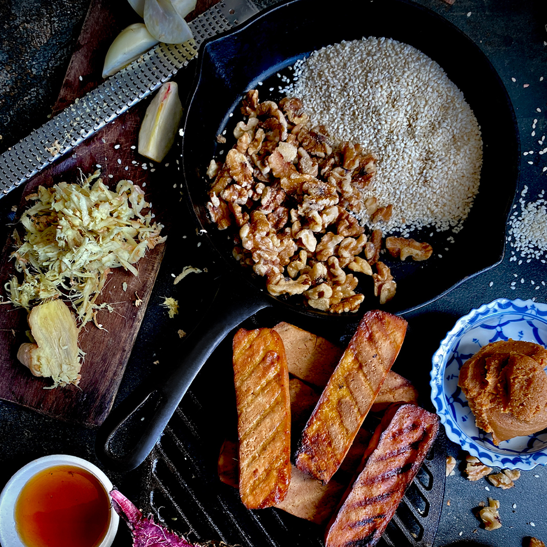 The Lil' Legacy Pan by Ironclad Co. Handcrafted 20cm Cast Iron Pan