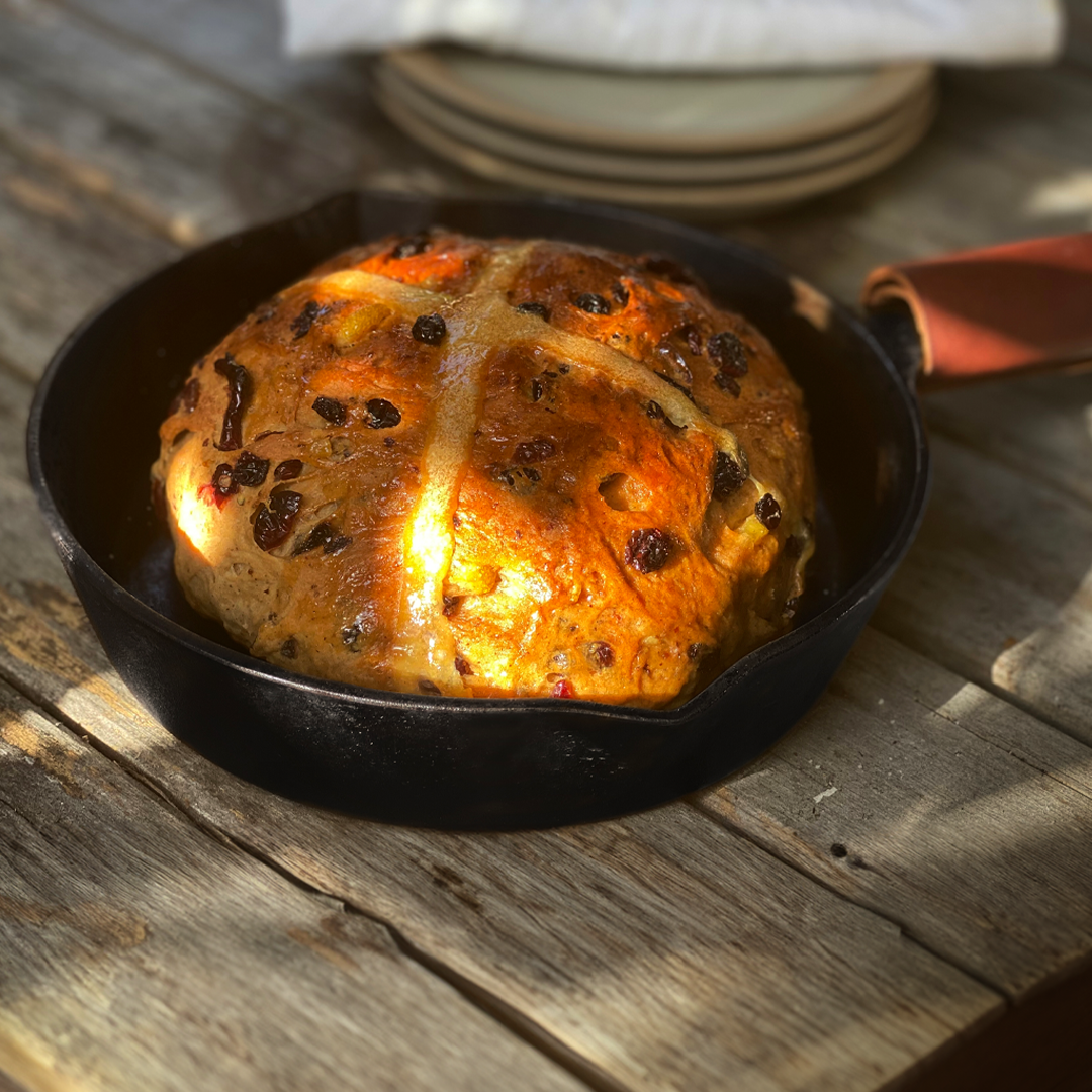 The Lil' Legacy Pan by Ironclad Co. Handcrafted 20cm Cast Iron Pan